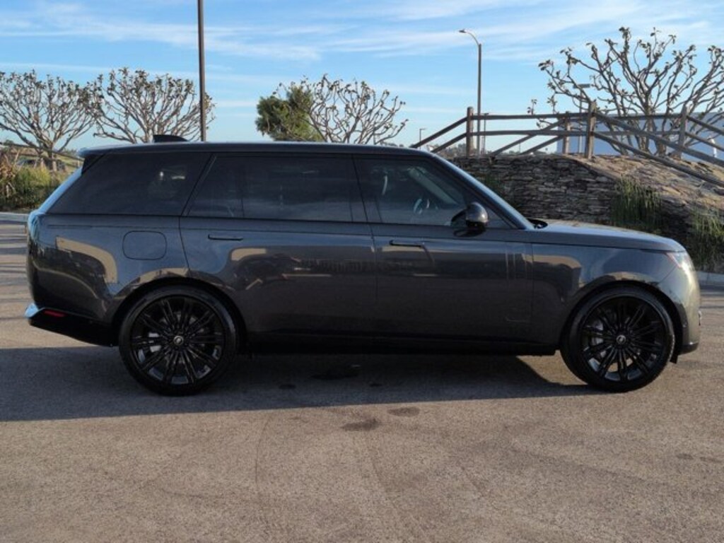 Certified 2025 Land Rover Range Rover SE Sport Utility