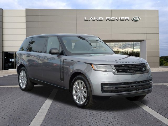 2025 Land Rover Range Rover SE photo 3