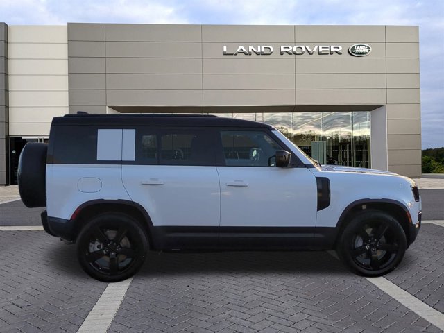 2026 Land Rover Defender S photo 4