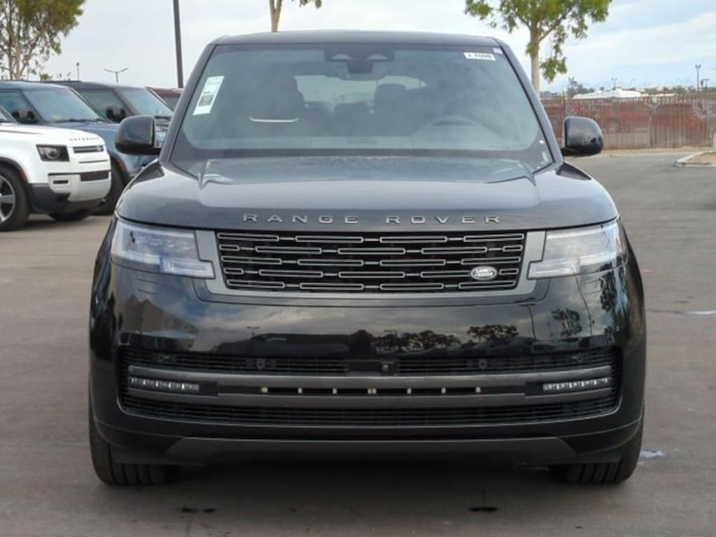 New 2025 Land Rover Range Rover SE SUV