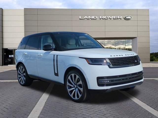 2025 Land Rover Range Rover SE photo 3