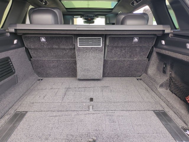 2025 Land Rover Range Rover SV - Photo 25