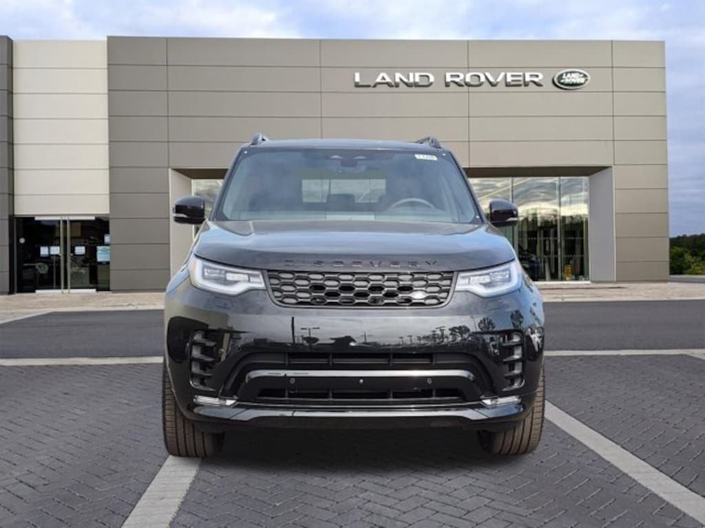 New 2026 Land Rover Discovery Dynamic SE SUV