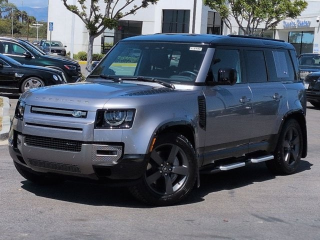 2023 Land Rover Defender X-Dynamic SE's photo