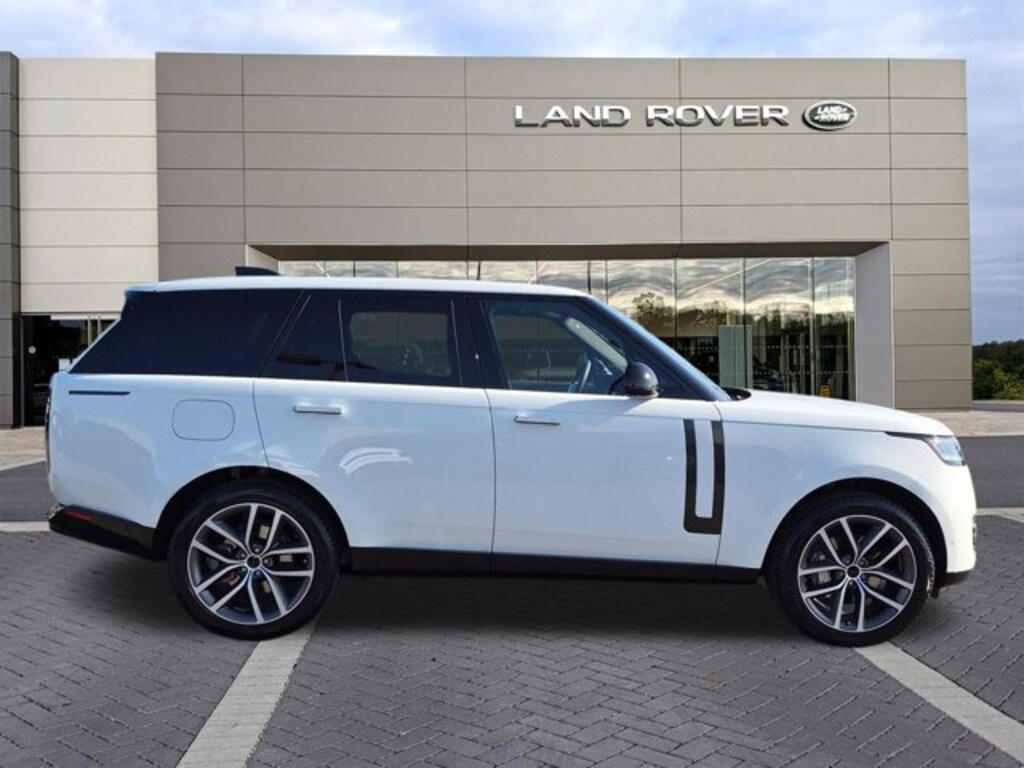 New 2026 Land Rover Range Rover SE SUV