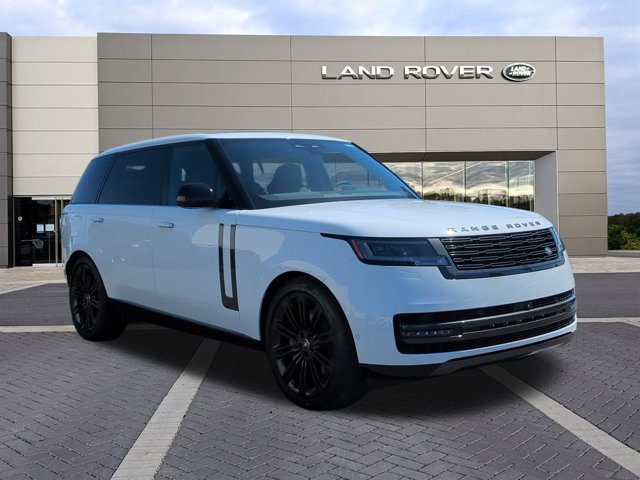 2025 Land Rover Range Rover SE photo 3