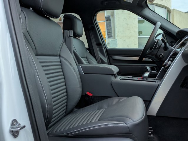 2026 Land Rover Discovery Gemini Edition - Photo 25