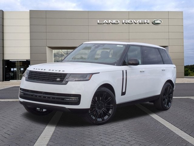 2026 Land Rover Range Rover SE's photo