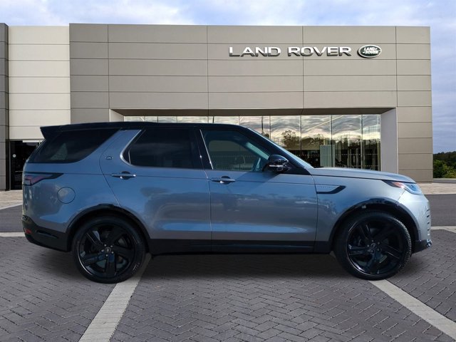 2025 Land Rover Discovery Metropolitan Edition photo 4