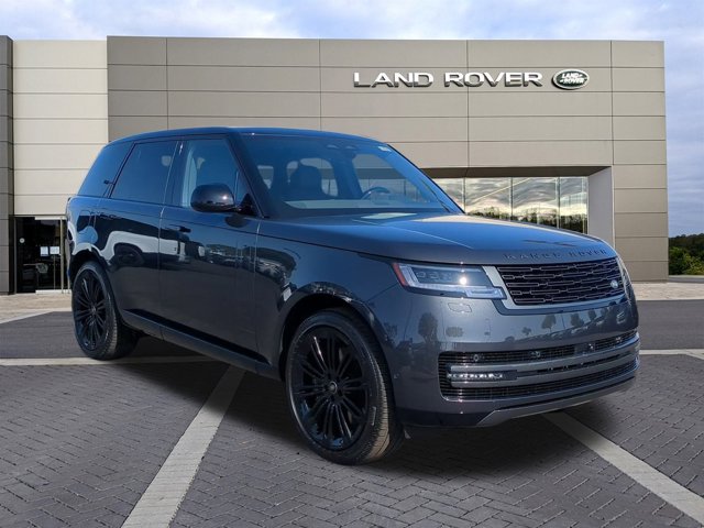 2025 Land Rover Range Rover SE photo 3