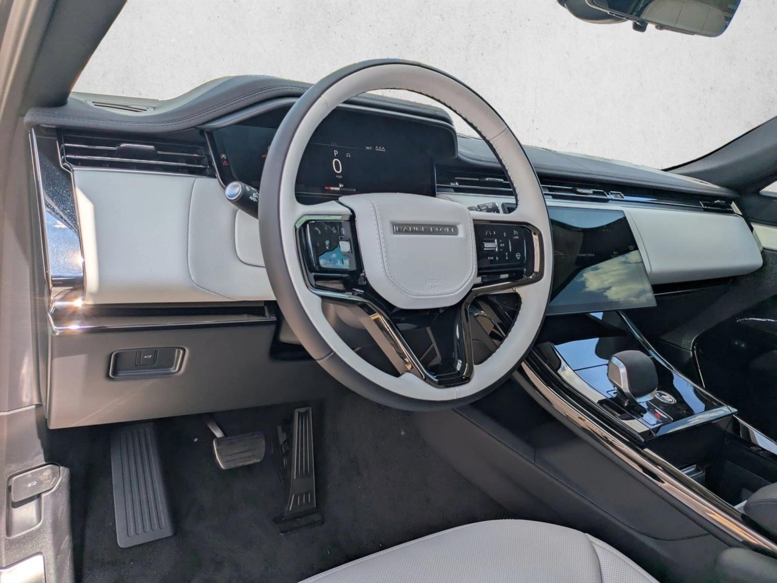 2025 Land Rover Range Rover Sport P400 Dynamic SE photo 3