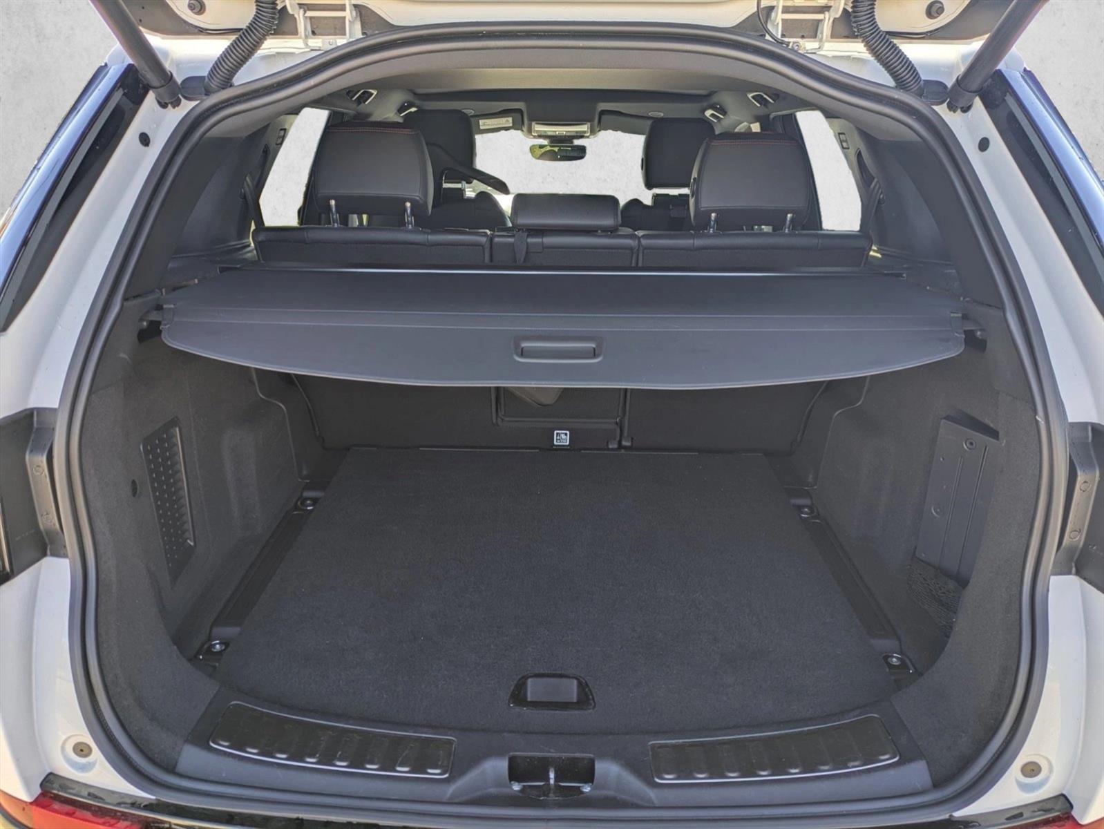 2023 Land Rover Discovery Sport S R-Dynamic photo 4