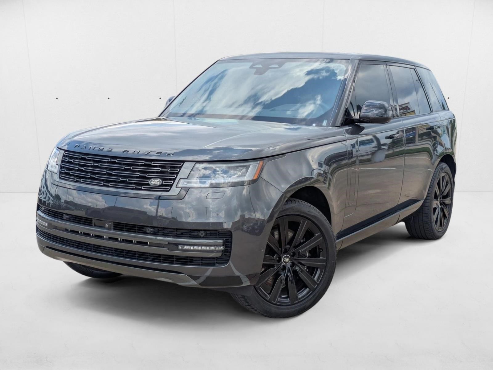 2025 Land Rover Range Rover SE's photo