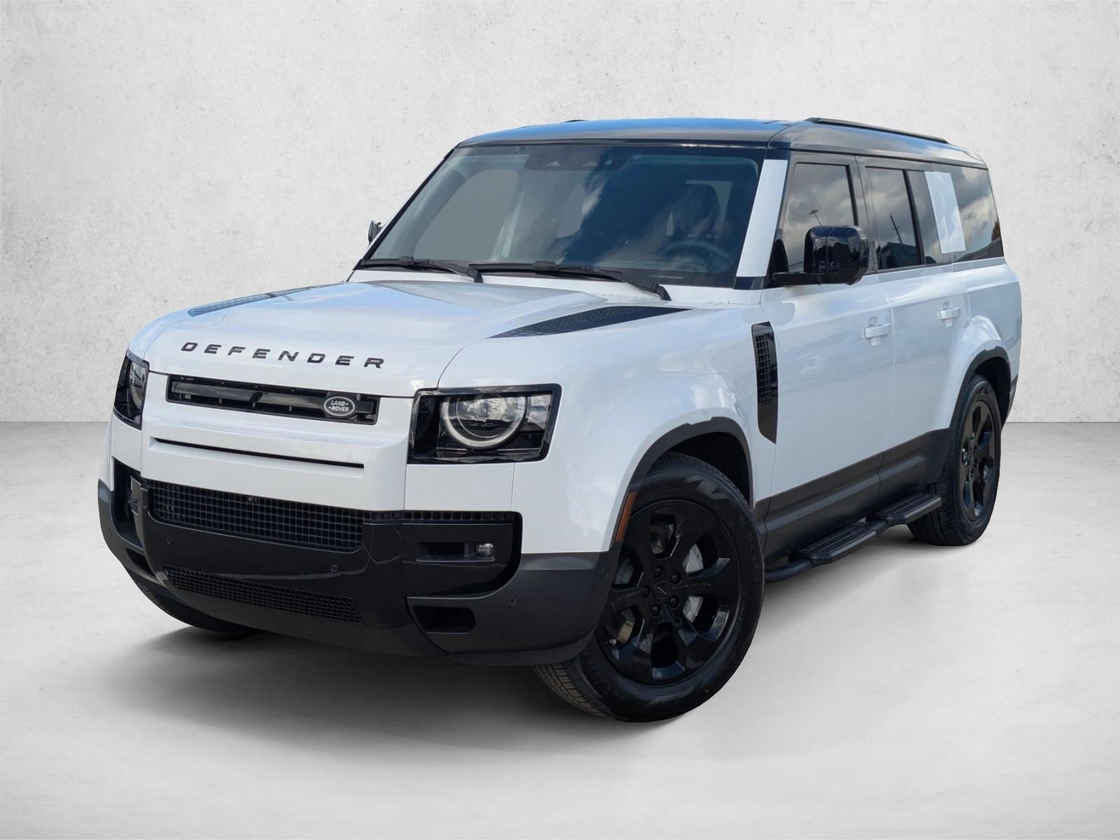 2026 Land Rover Defender S's photo