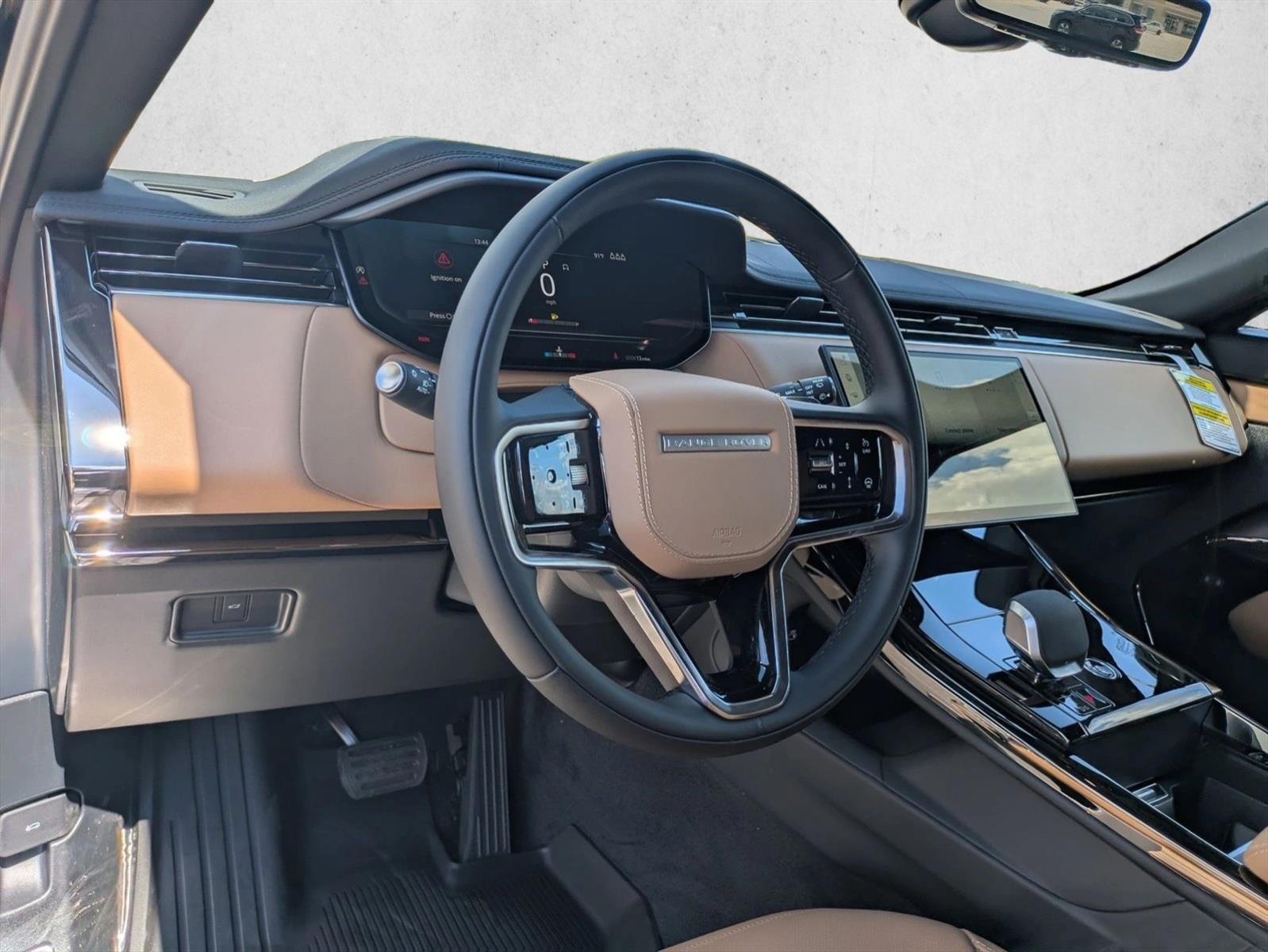 2025 Land Rover Range Rover Sport P360 SE photo 2