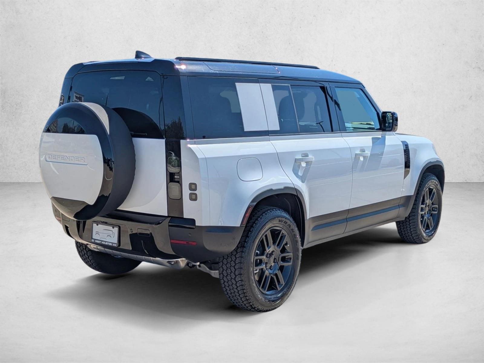 2026 Land Rover Defender 110 S photo 2