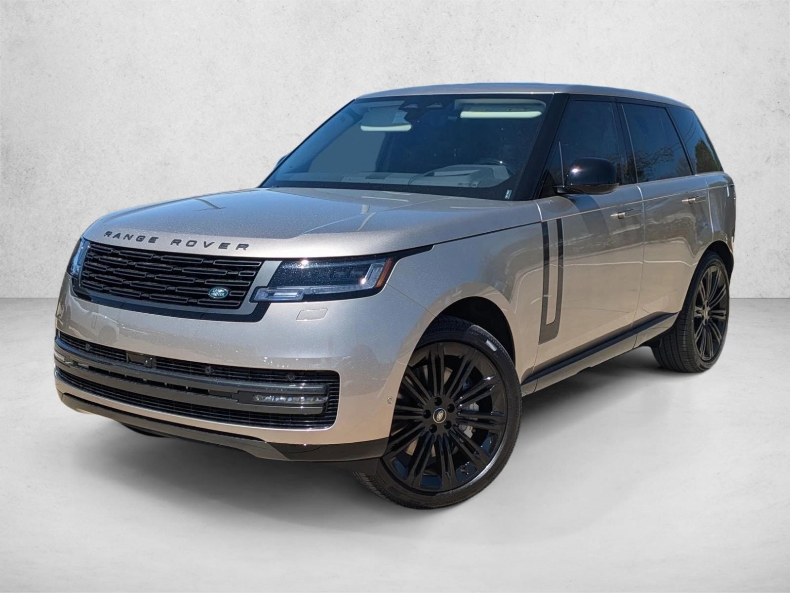2025 Land Rover Range Rover SE's photo