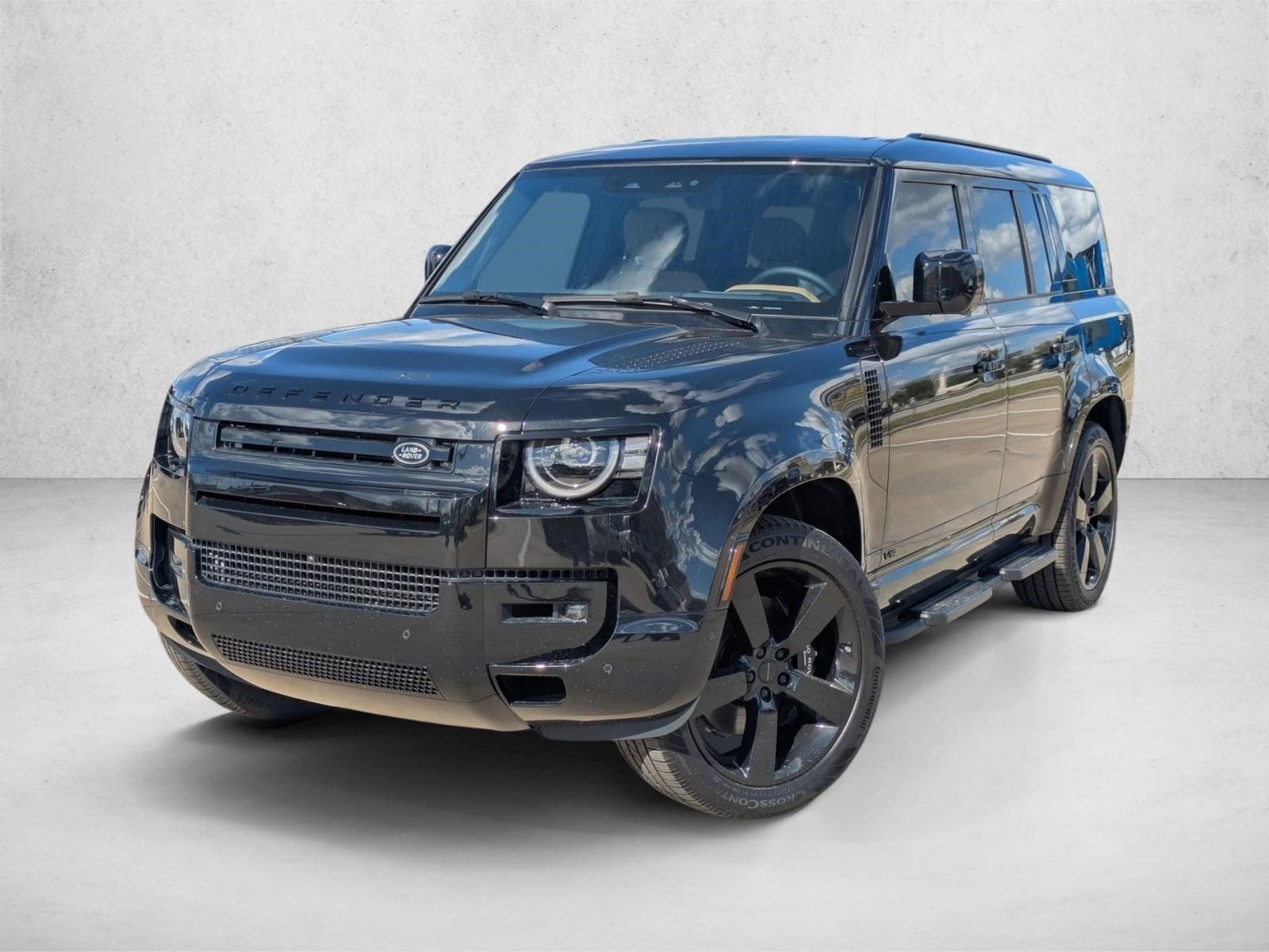 2026 Land Rover Defender V8's photo