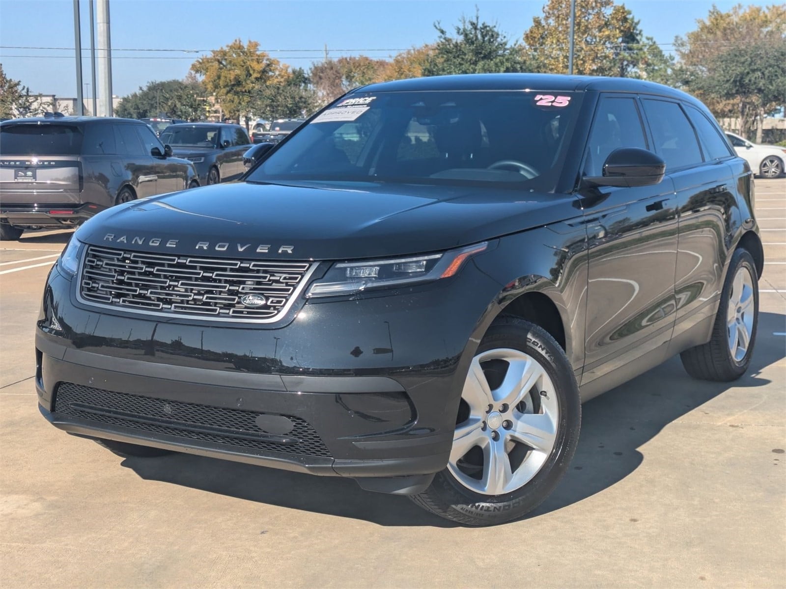 2025 Land Rover Range Rover Velar S's photo