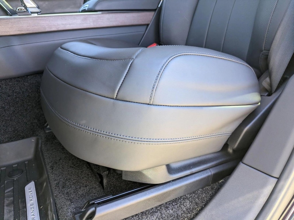 New 2025 Land Rover Range Rover P530 SE SUV