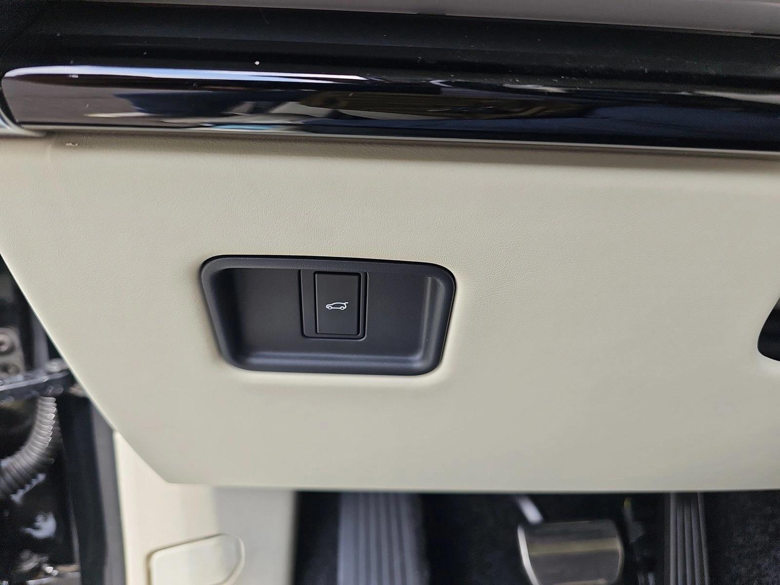 2025 Land Rover Range Rover SE - Photo 19