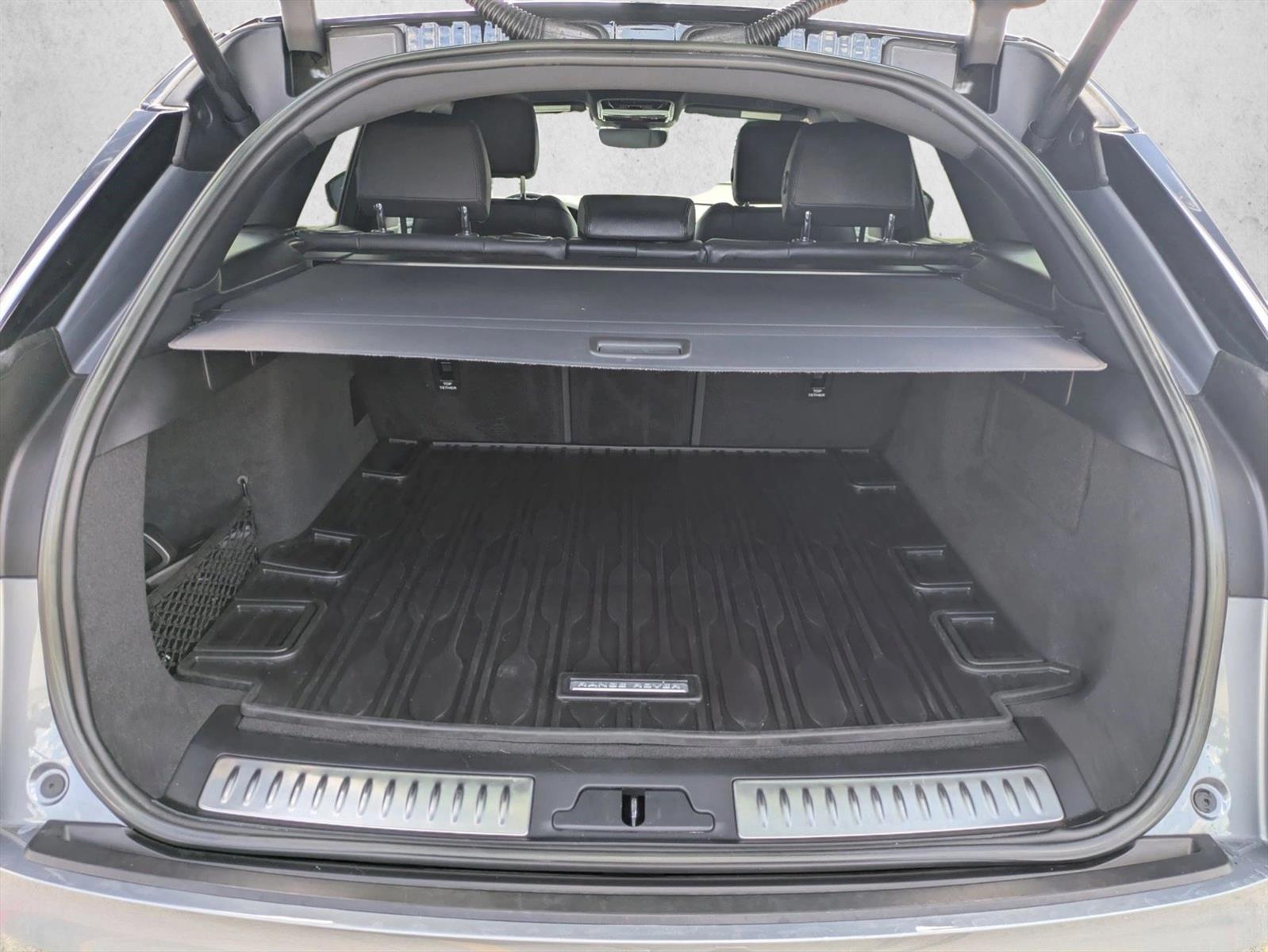 2024 Land Rover Range Rover Velar P250 Dynamic SE photo 2