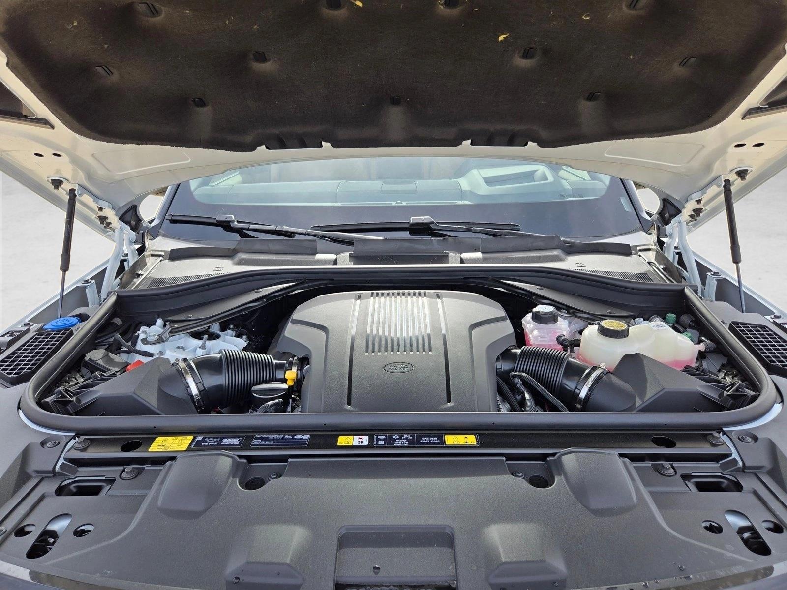 2026 Land Rover Range Rover SE - Photo 17