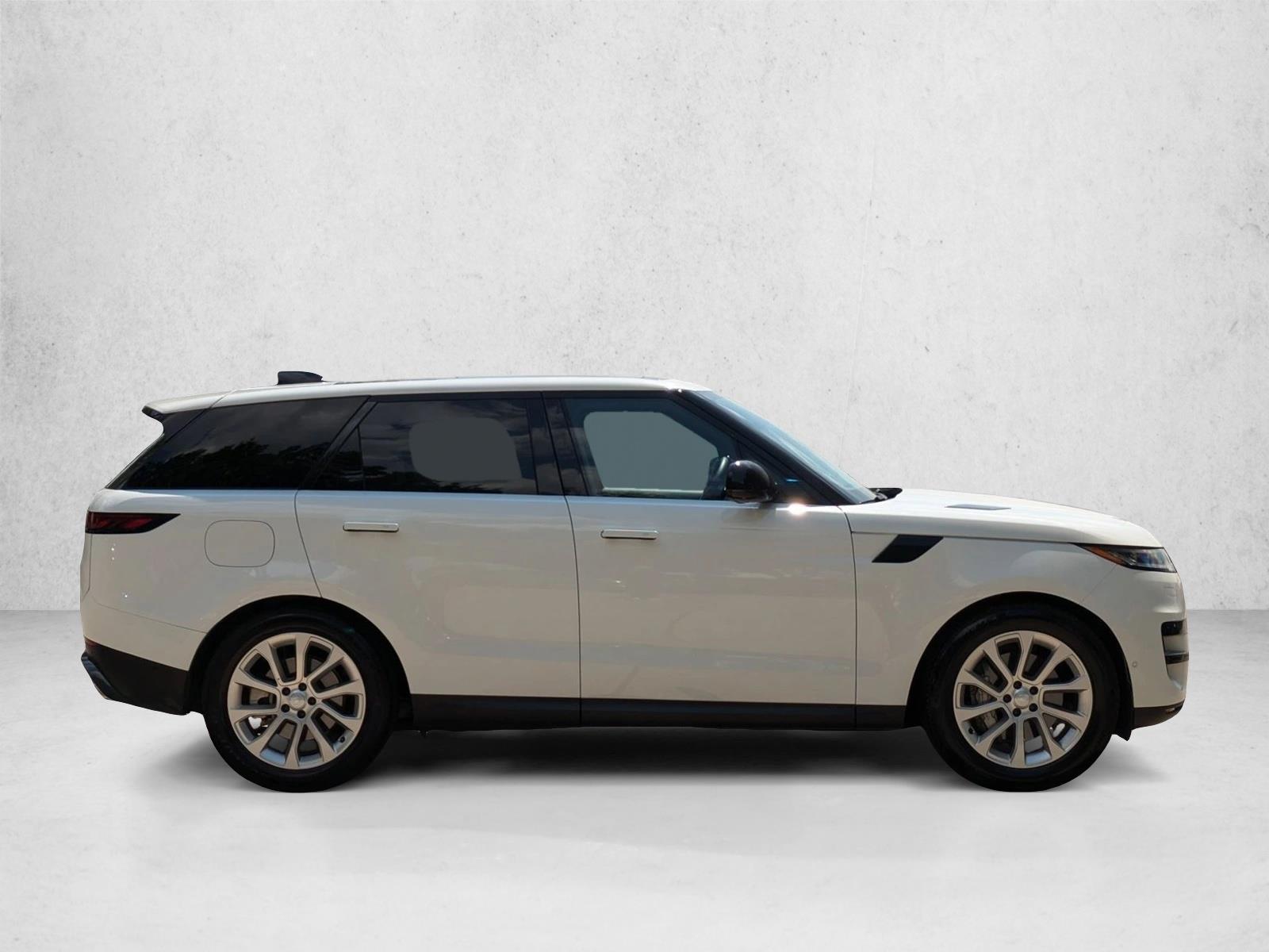 2025 Land Rover Range Rover Sport P360 SE photo 4