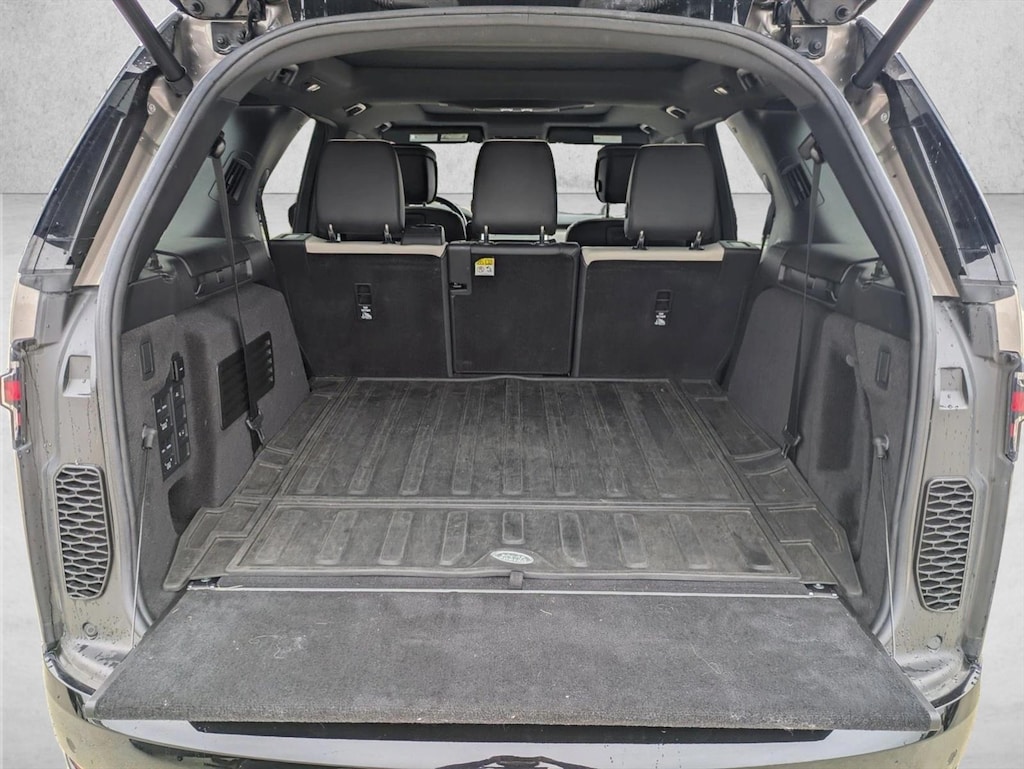 Used 2021 Land Rover Discovery P360 HSE R-Dynamic SUV