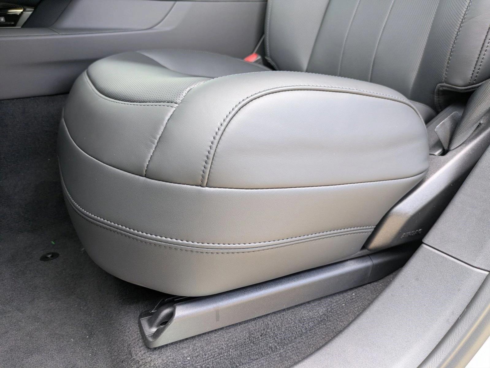 2025 Land Rover Range Rover Sport P530 Dynamic SE photo 4