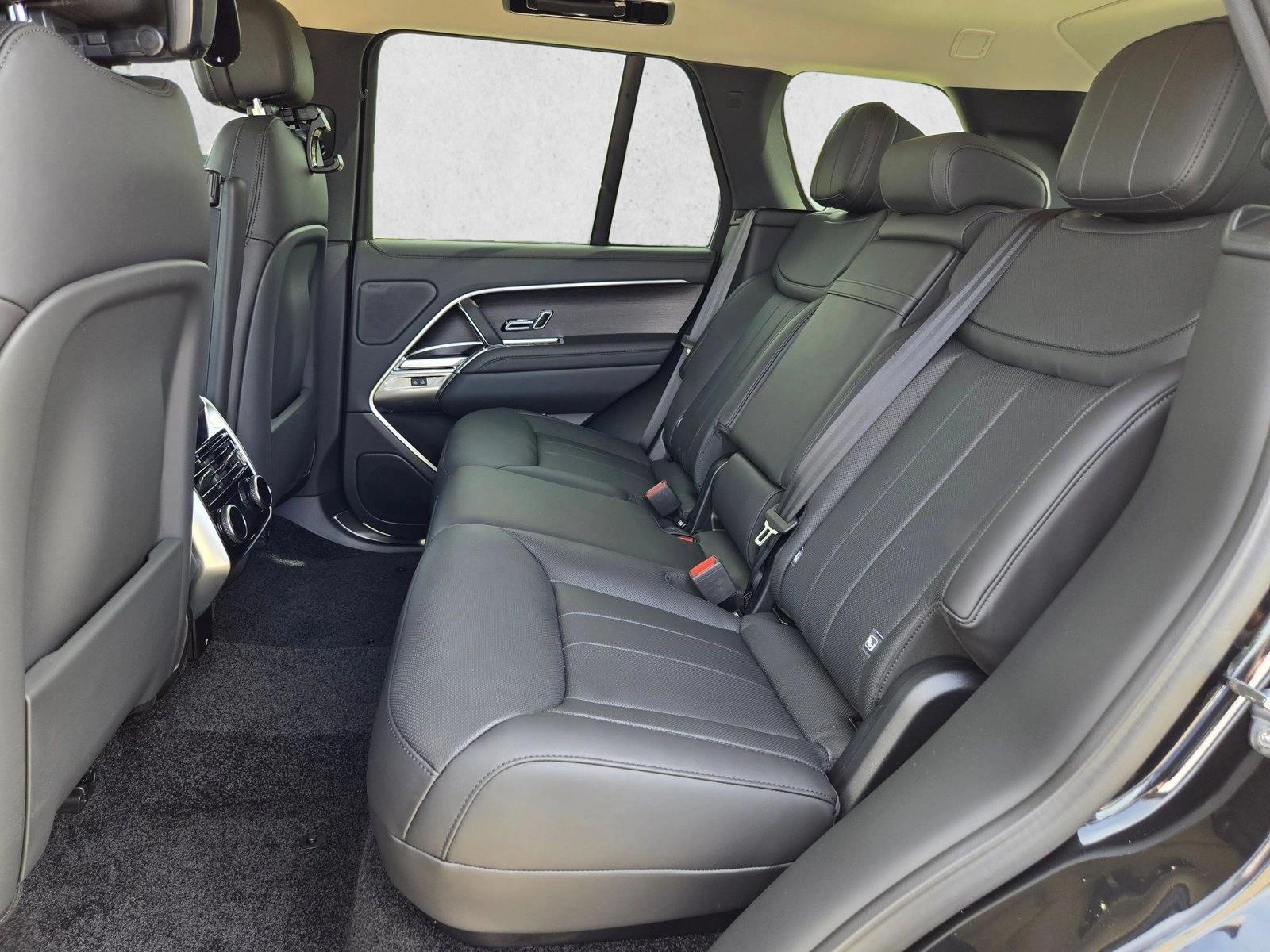 2026 Land Rover Range Rover SE - Photo 16