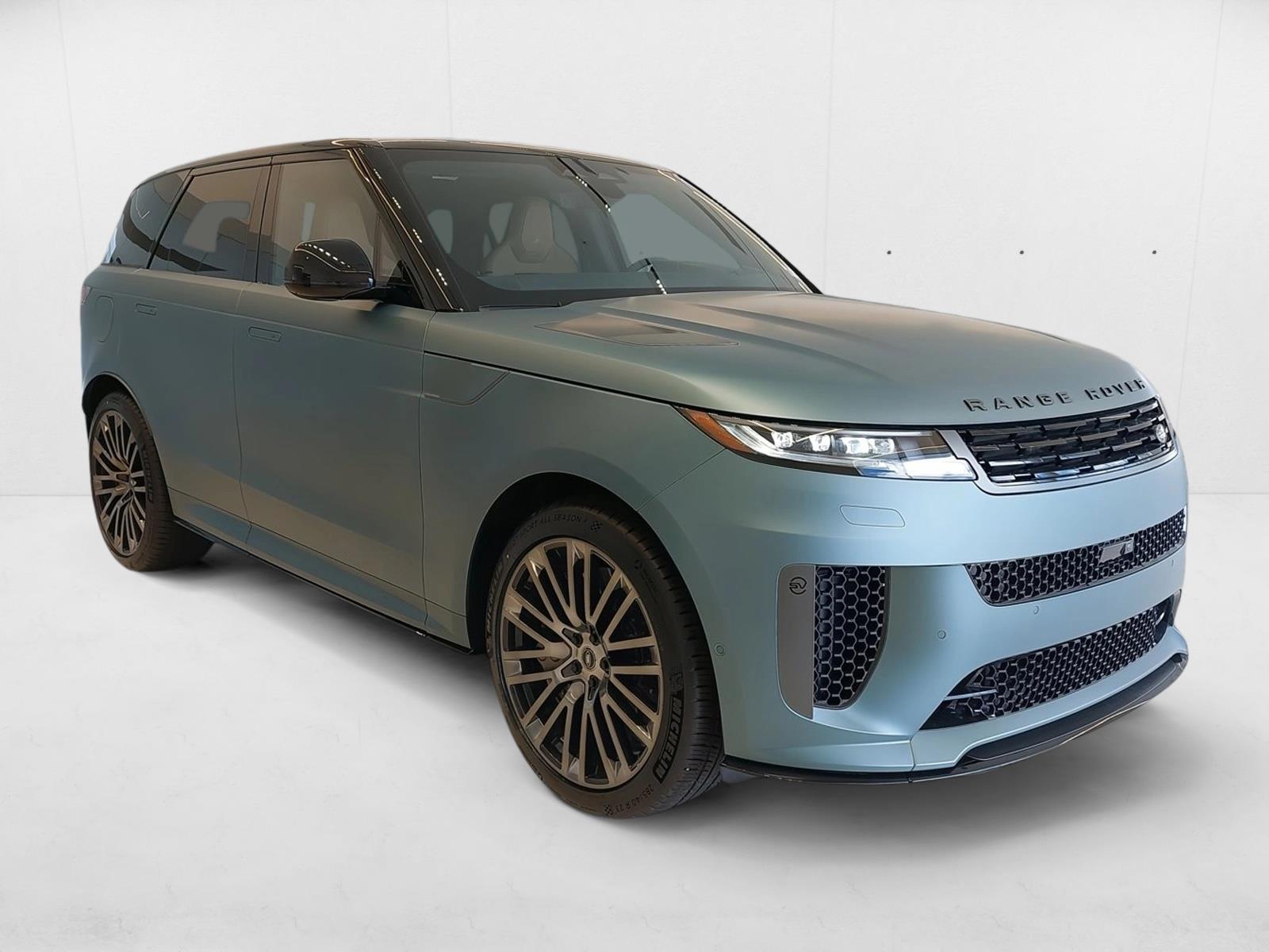2025 Land Rover Range Rover Sport photo 3