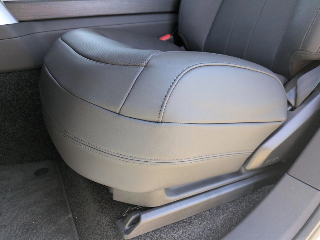 New 2025 Land Rover Range Rover P400 SE 7 Seat SUV