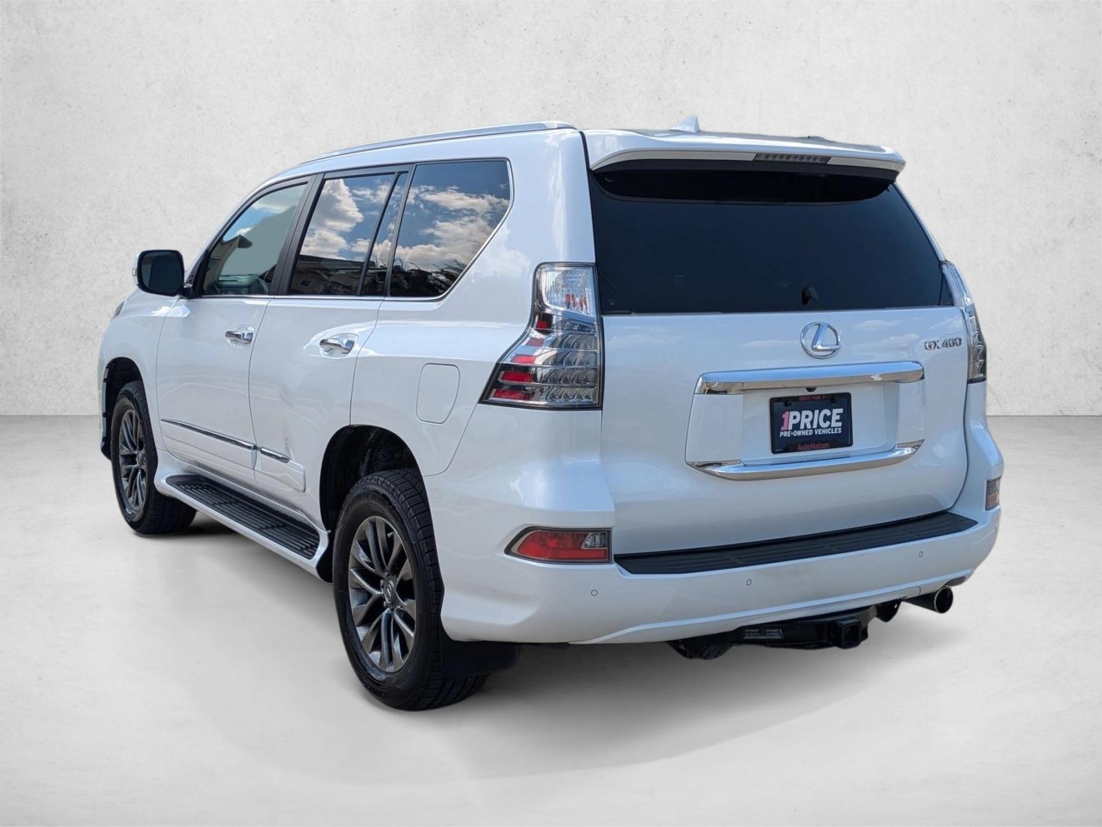 2018 Lexus GX 460 Luxury photo 3