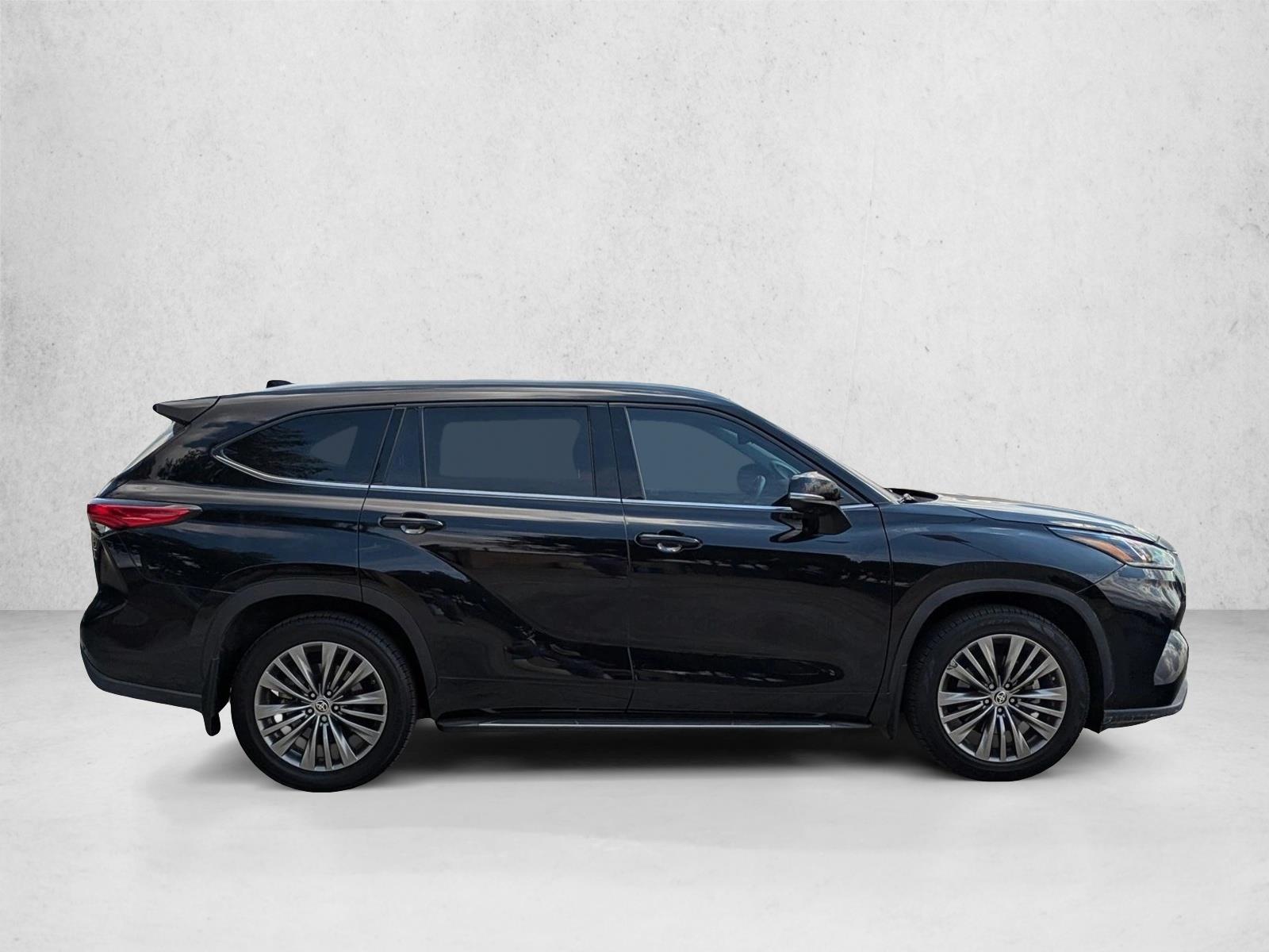 2020 Toyota Highlander Platinum photo 4