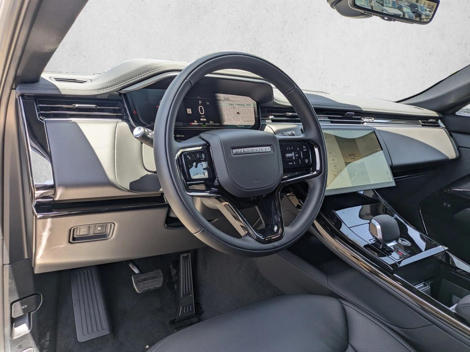 2025 Land Rover Range Rover Sport SE photo 3