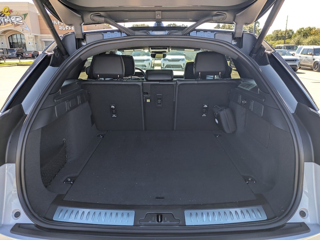 Certified 2025 Land Rover Range Rover Velar P400 Dynamic SE SUV