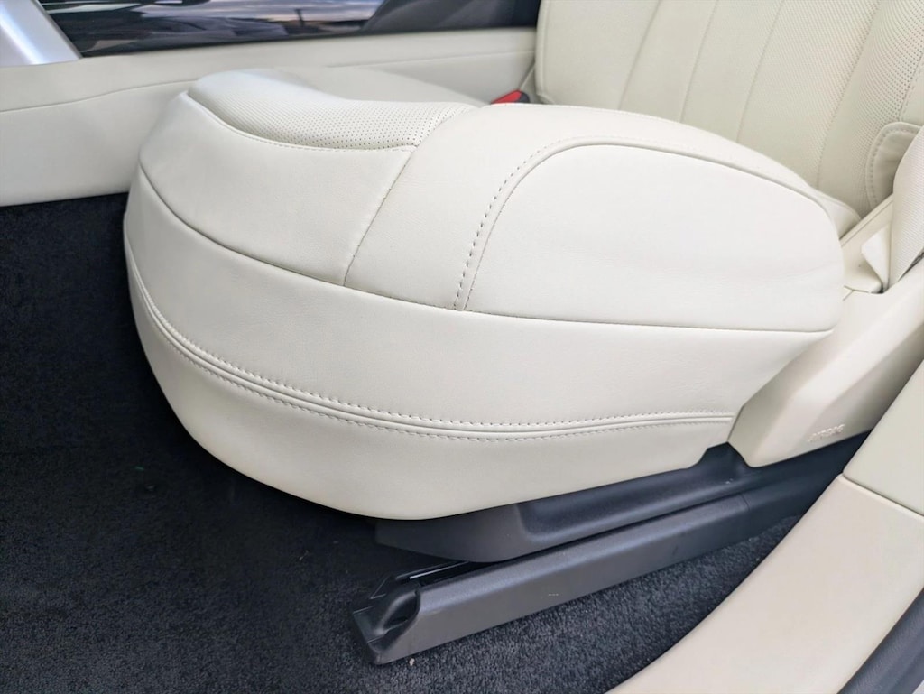 New 2025 Land Rover Range Rover P530 SE SUV