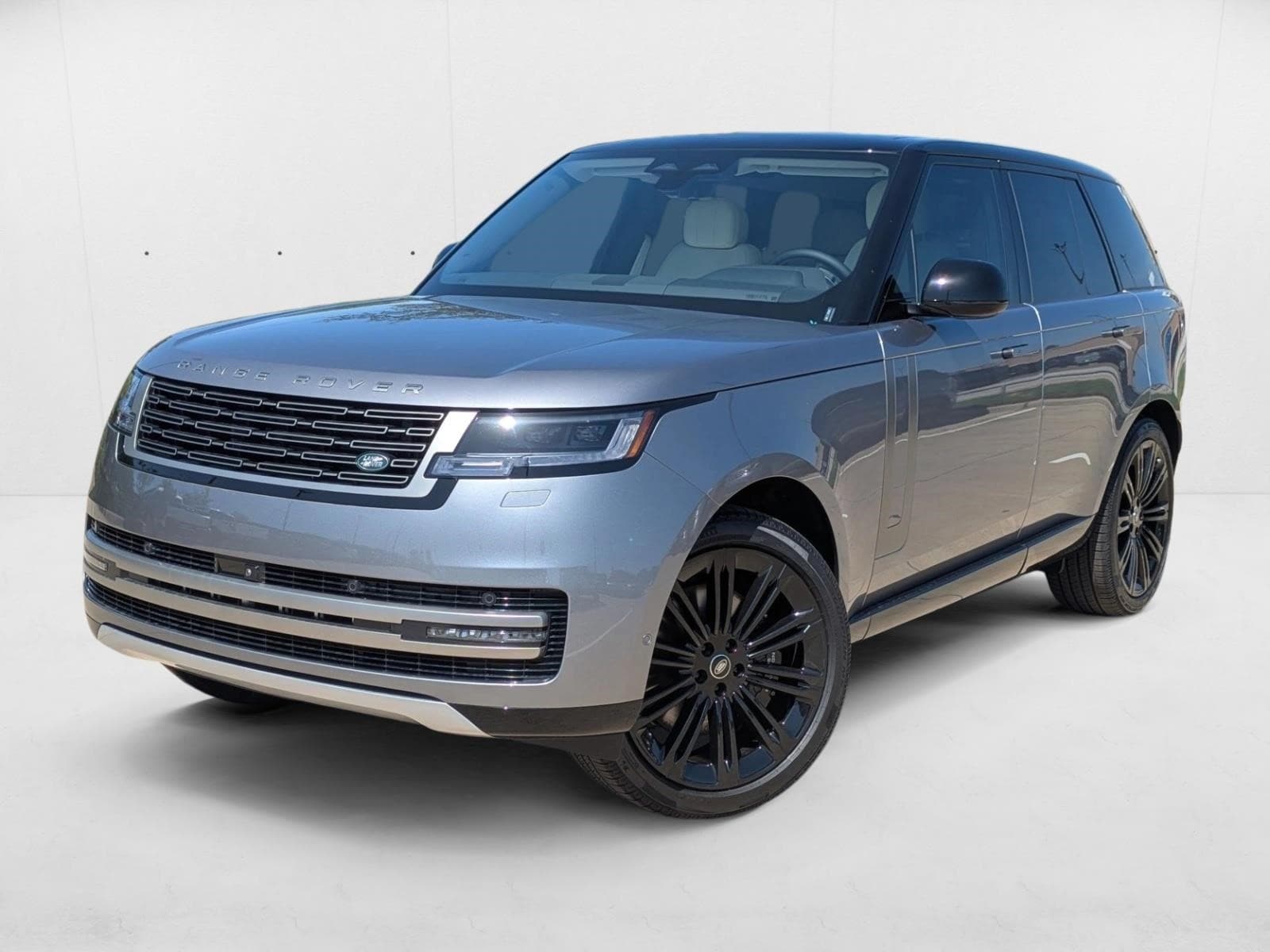2025 Land Rover Range Rover SE's photo
