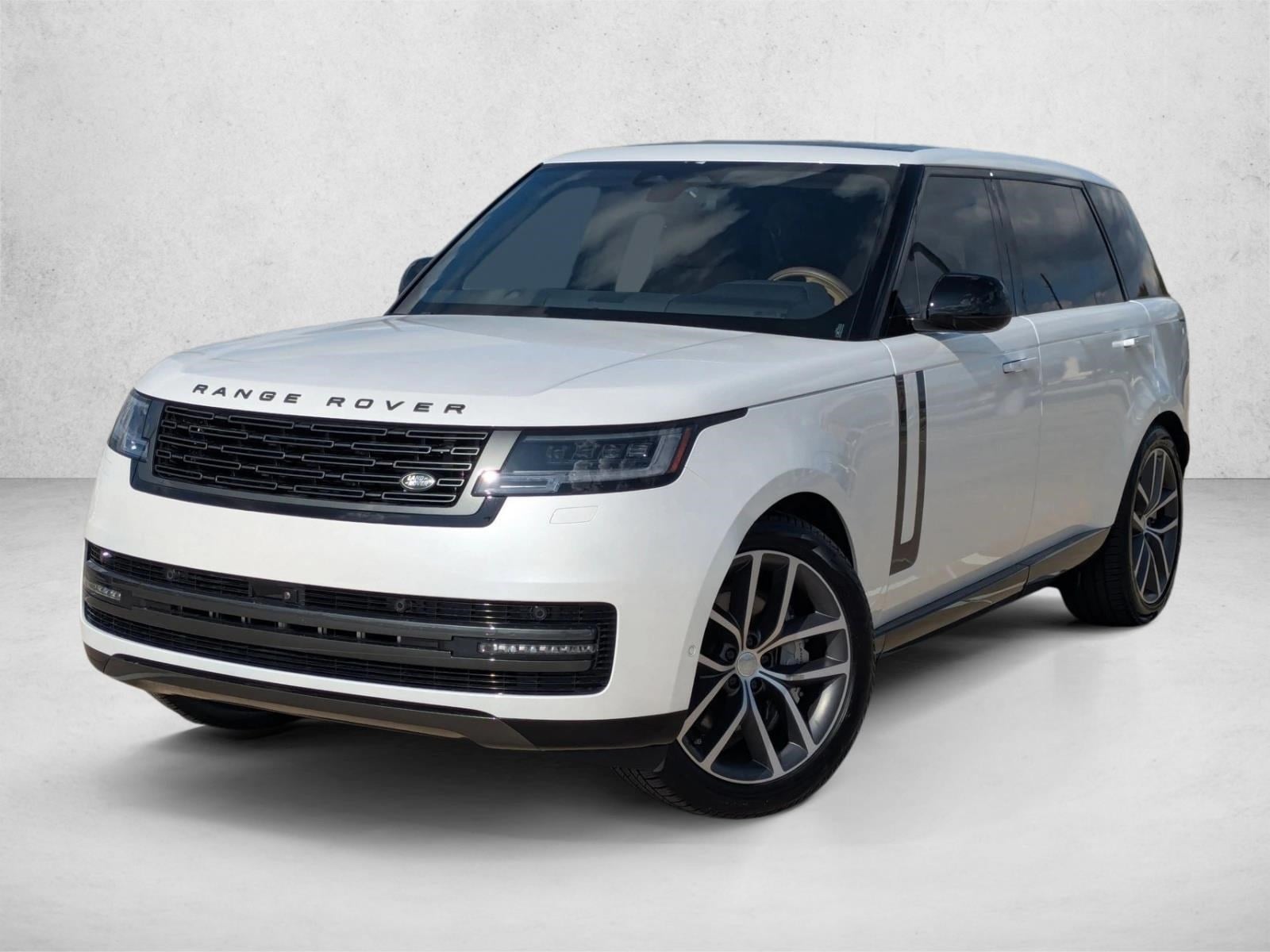 2025 Land Rover Range Rover SE's photo