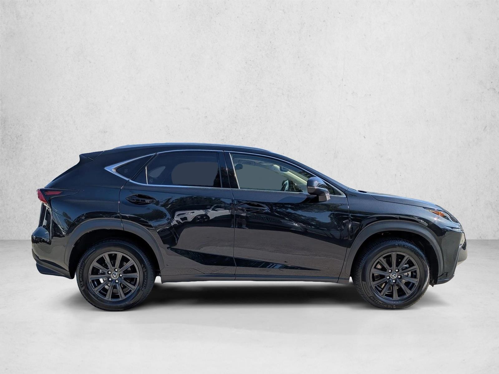 2020 Lexus NX 300 photo 4