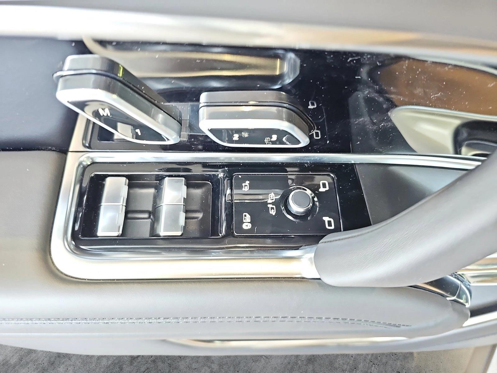 2025 Land Rover Range Rover SE - Photo 22