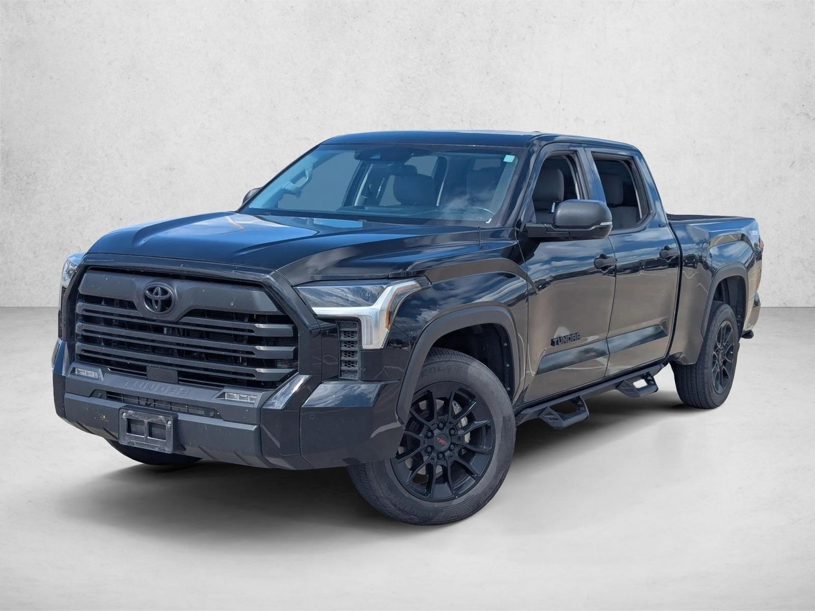 2023 Toyota Tundra SR5's photo