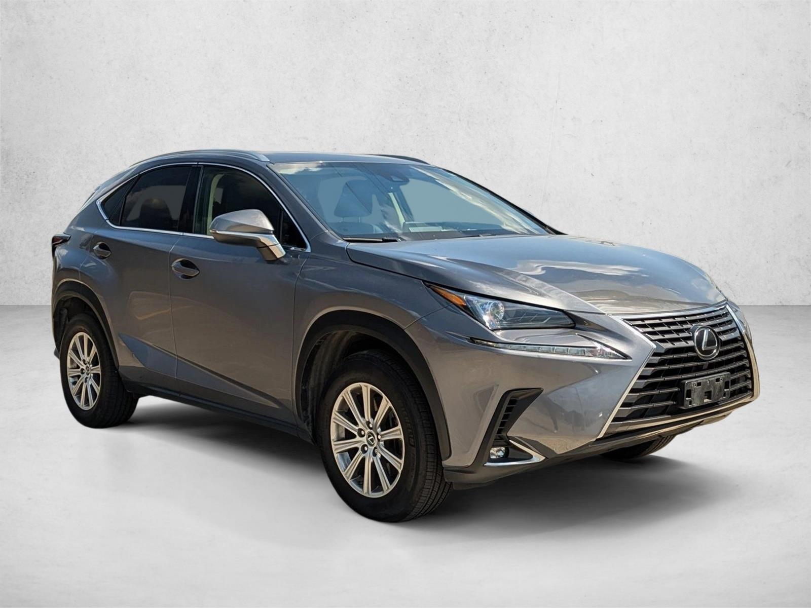 2018 Lexus NX 300 Luxury photo 3