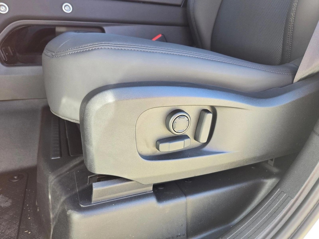 New 2026 Land Rover Defender 110 X-Dynamic SE SUV