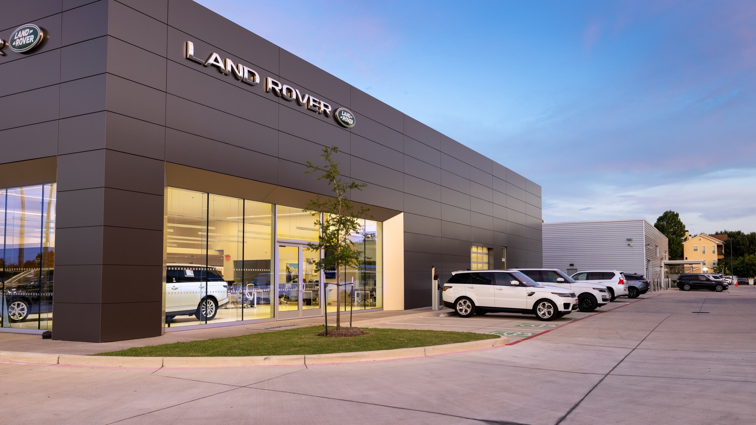 Exterior view of Land Rover West Houston