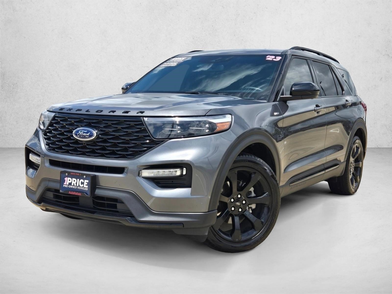 2023 Ford Explorer ST-LINE RWD's photo