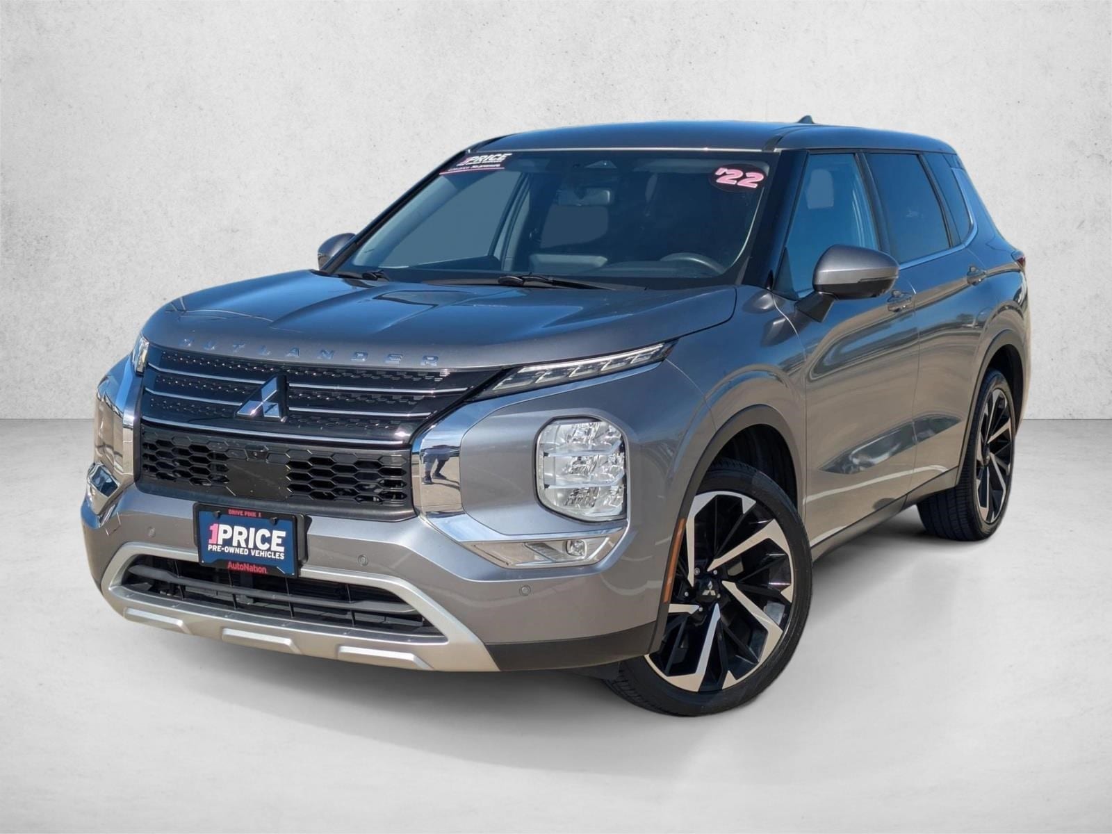 2022 Mitsubishi Outlander SE's photo