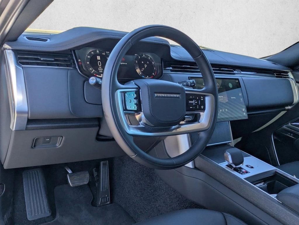 New 2025 Land Rover Range Rover P530 SE 7 Seat SUV