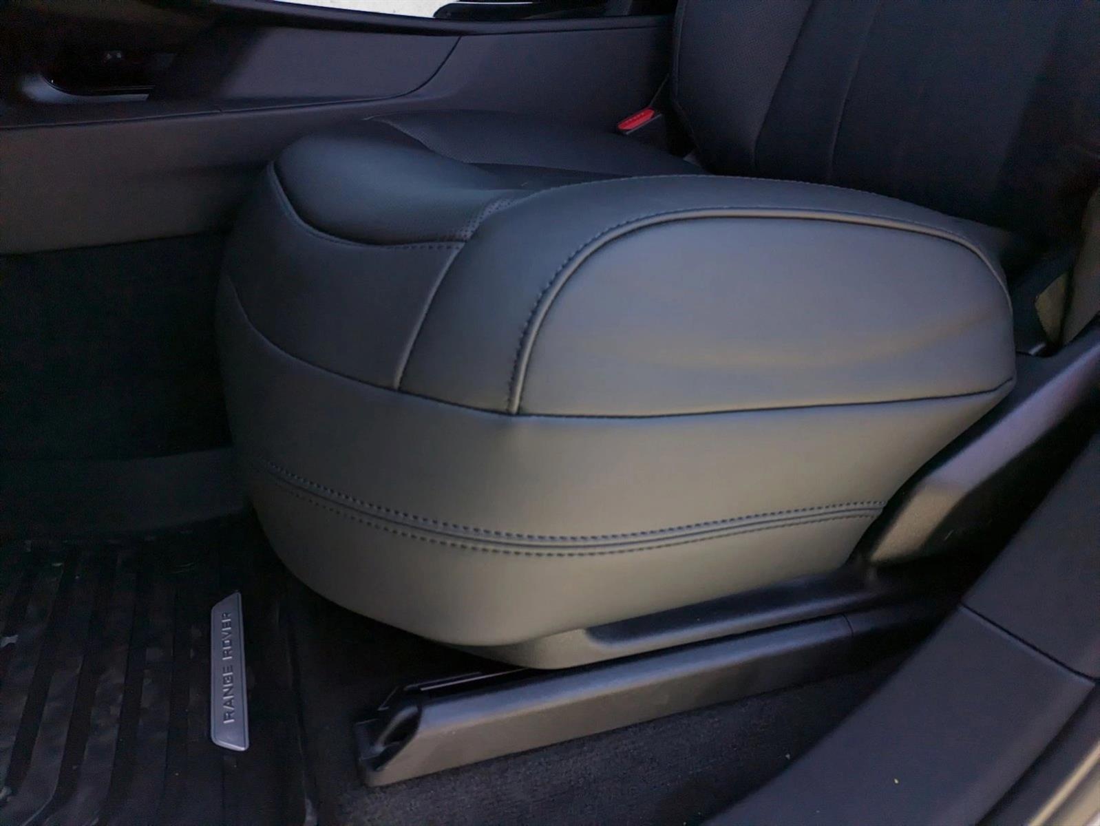 2025 Land Rover Range Rover Sport P530 Dynamic SE photo 3